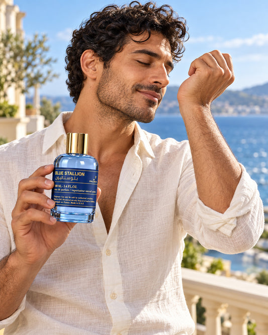 Blue Stallion Eau de Parfum de Emper – modelo con el perfume