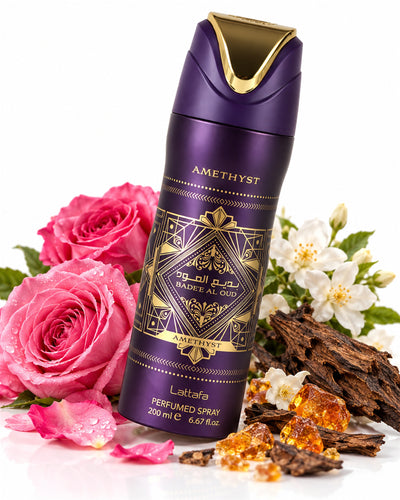 Badee Al Oud Amethyst Body Spray de Lattafa – frasco con sus notas: rosa turca, rosa búlgara, jazmín