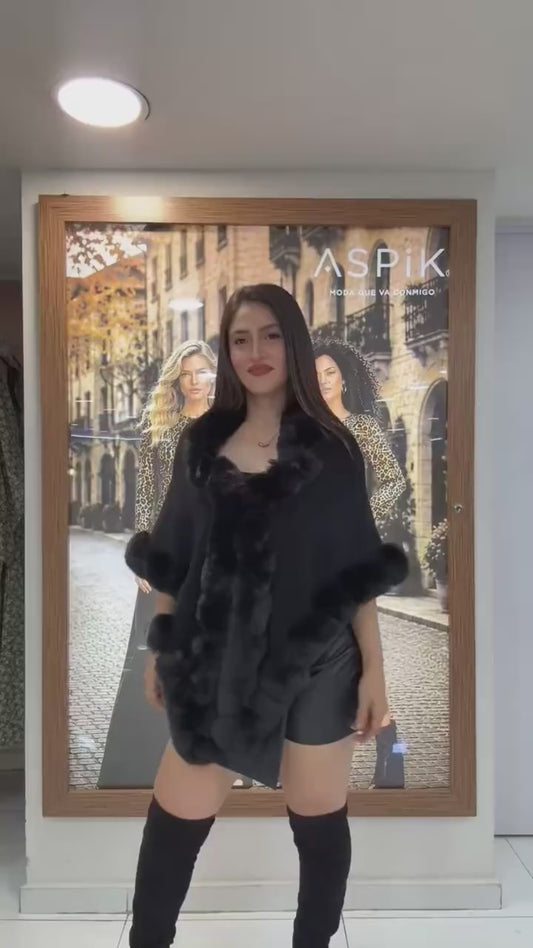 Capa con Capucha de Pelo – video