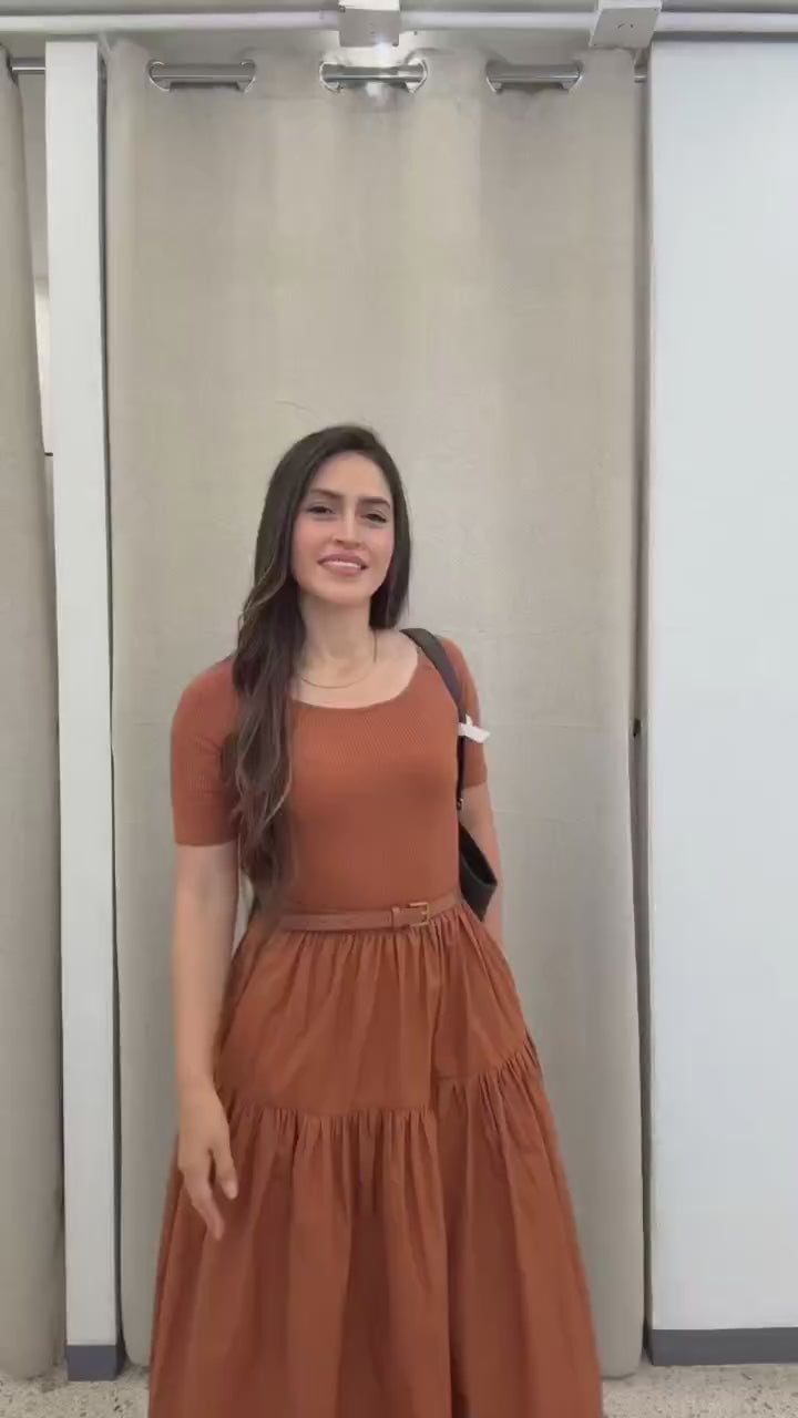 Vestido Largo Vuelo Cinturón – video